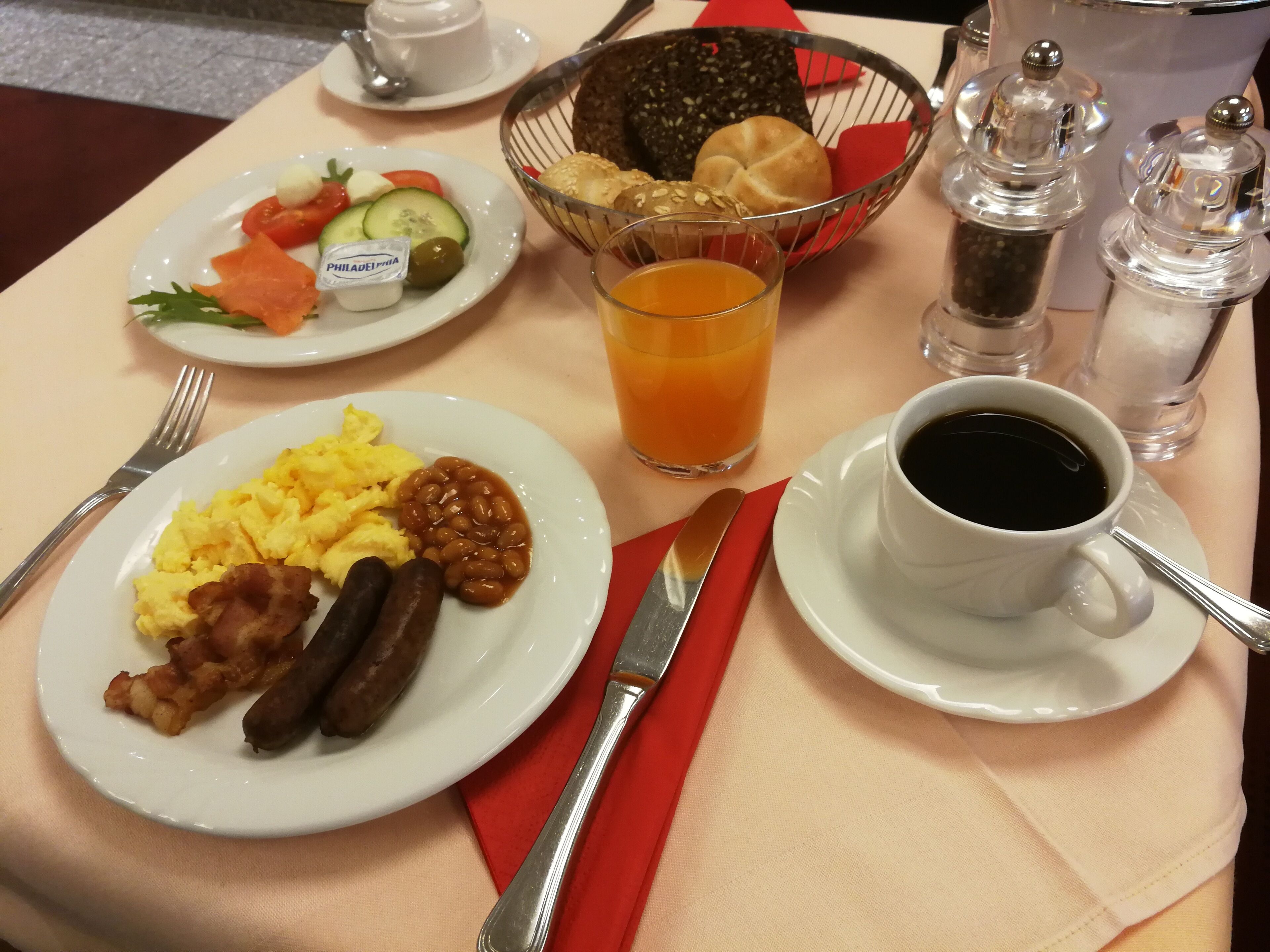daily continental breakfast (eur 18.5 per person)