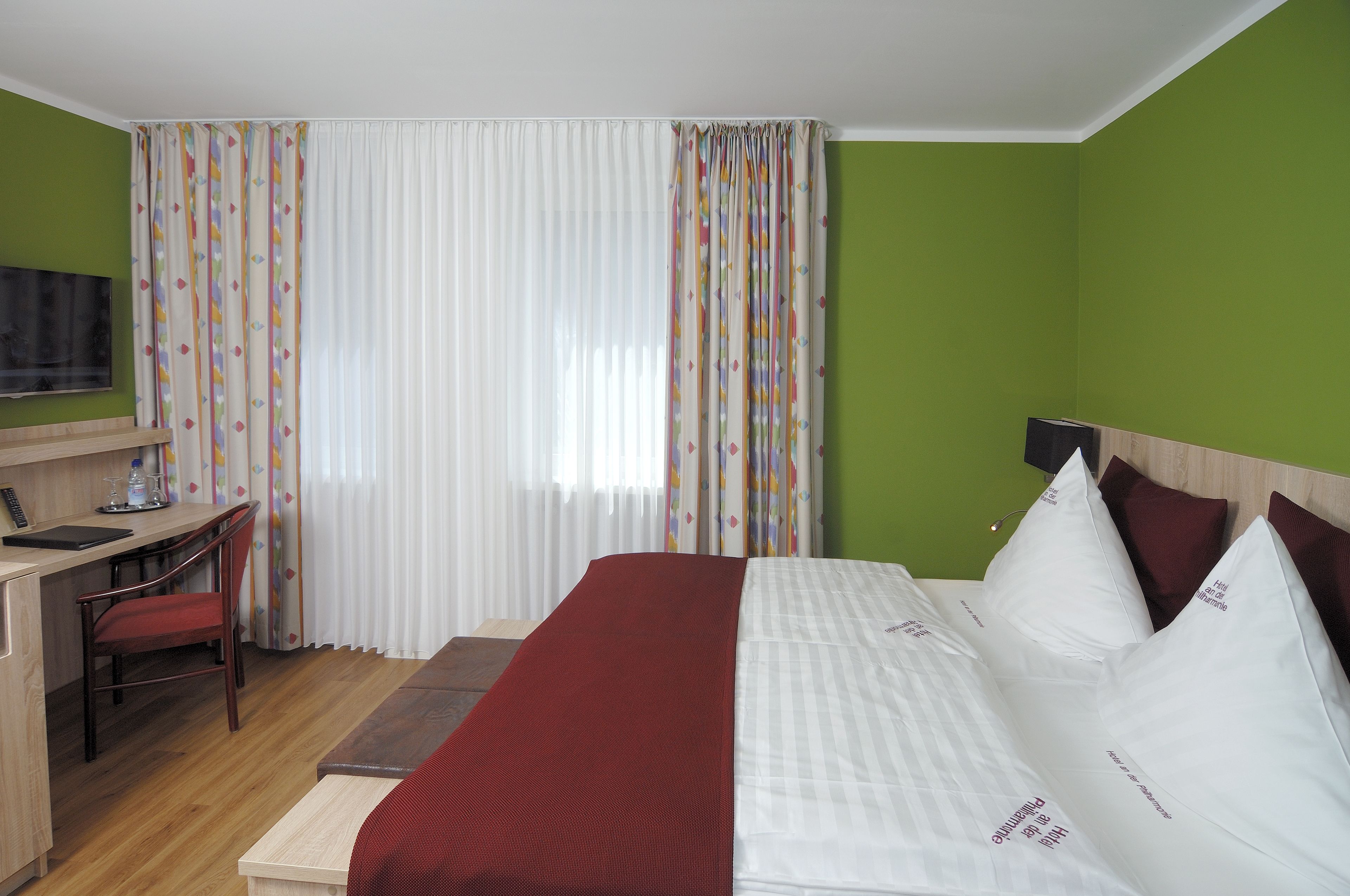 스탠다드 더블룸 | 고급 침구, 오리/거위털 이불, 필로우탑 침대, 객실 내 금고