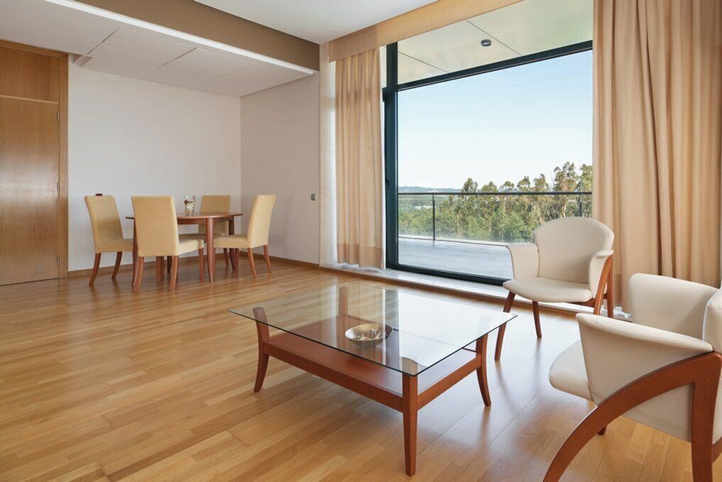 minibar, in-room safe, desk, free wifi