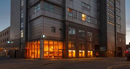 Holiday Inn Express Swindon City Centre by IHG