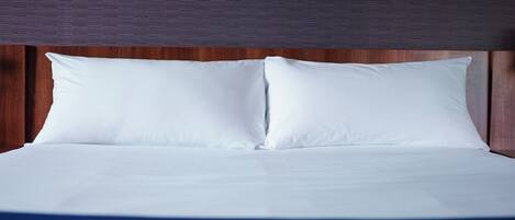 Standard Room, 1 King Bed, Accessible (Free Hot Breakfast) | Desk, blackout drapes, free cribs/infant beds, free WiFi