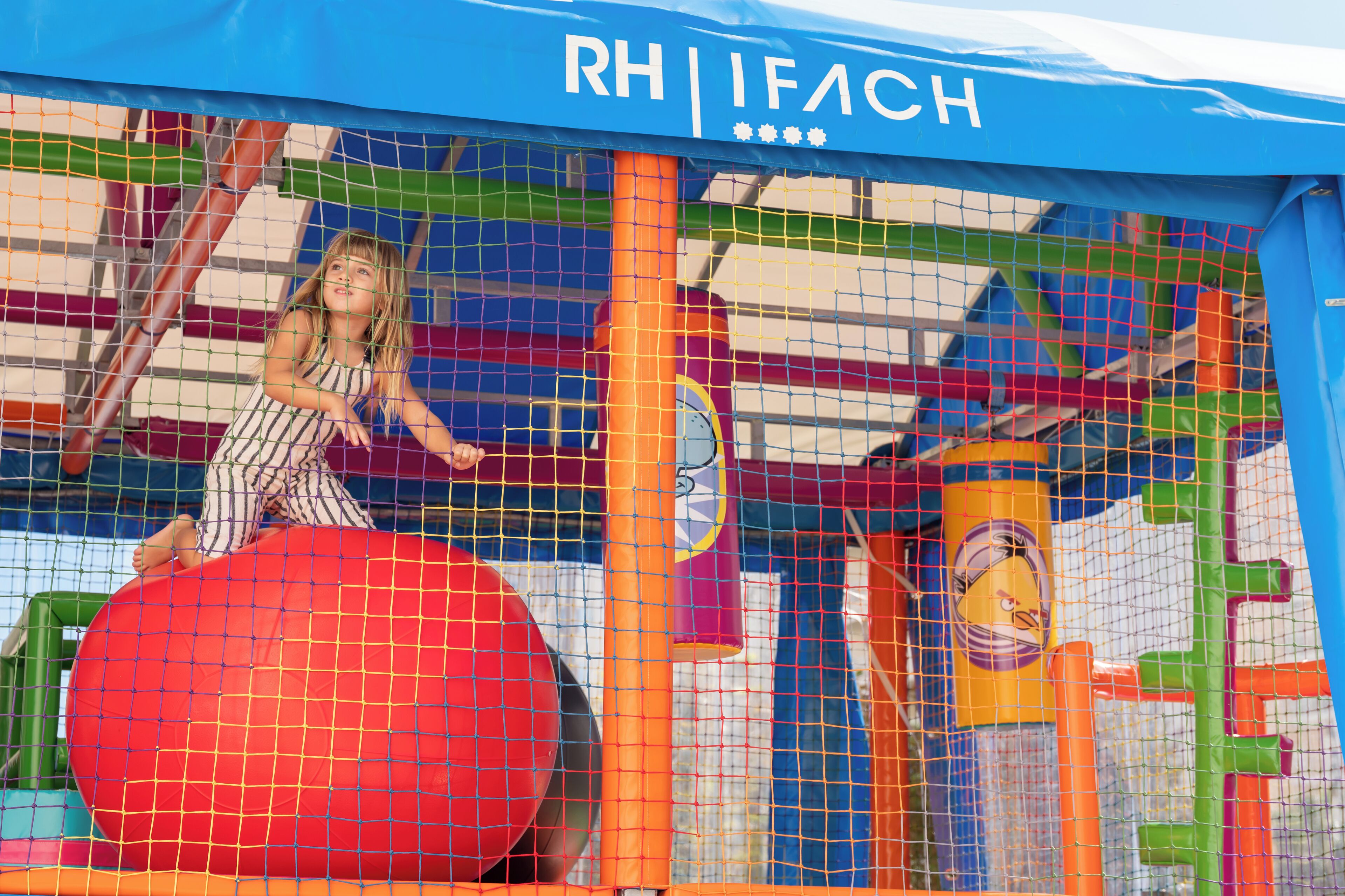 children’s play area – outdoor