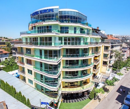 Exterior. Hotel Europe