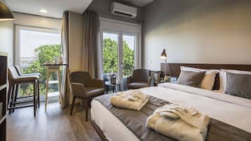 1 Schlafzimmer, hochwertige Bettwaren, Minibar, Zimmersafe
