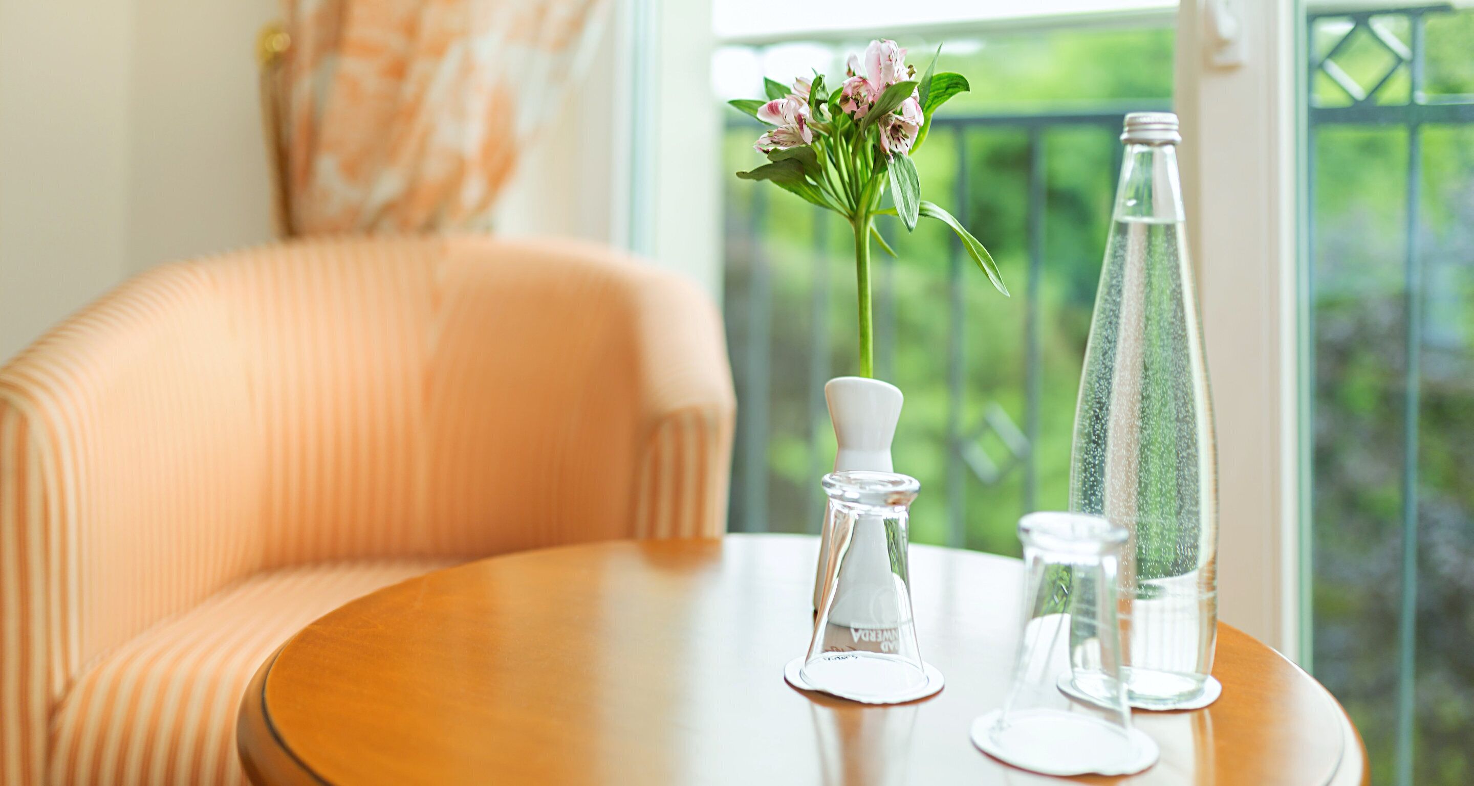 32-inch lcd tv with satellite channels, tv