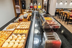 Breakfast buffet - Slim Hotel Campinas (Campinas)