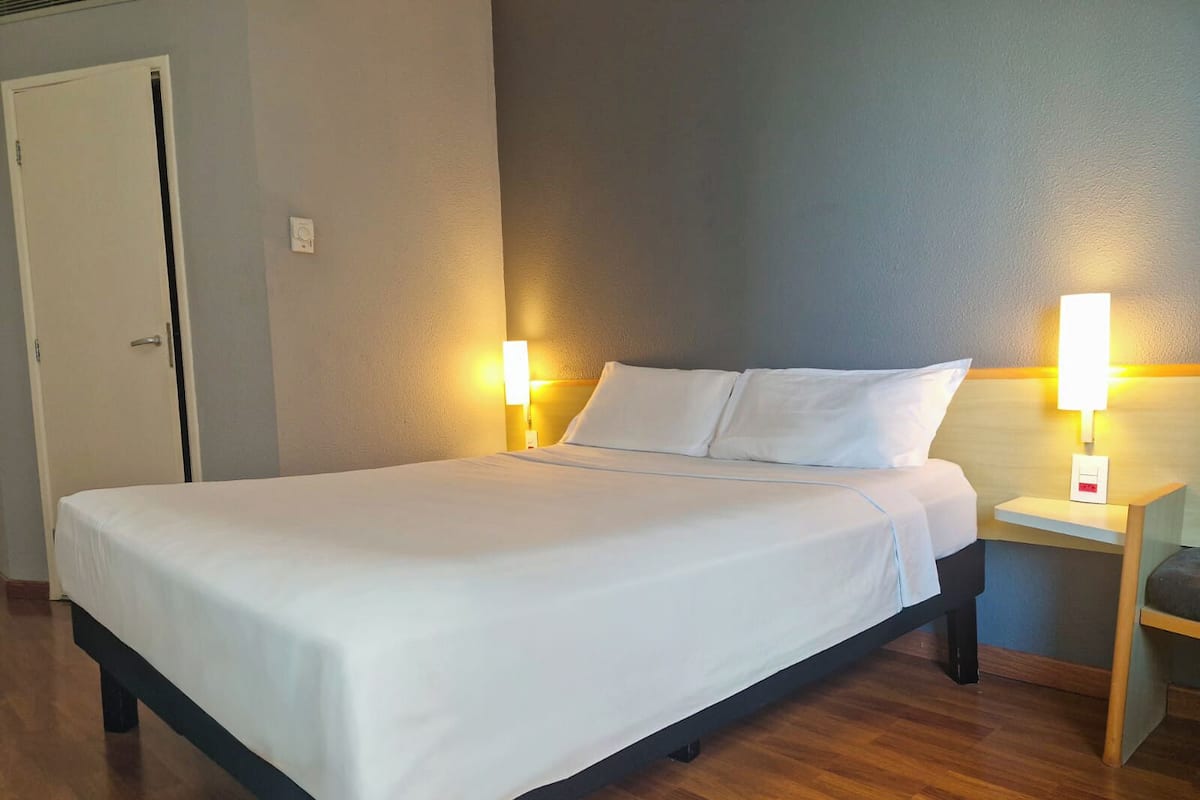 Schreibtisch, Bettwäsche