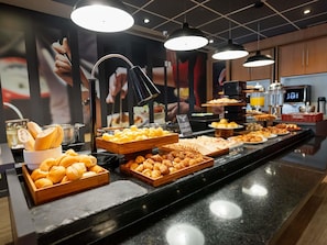 Esmorzar diari d'estil bufet (53.00 BRL per persona)