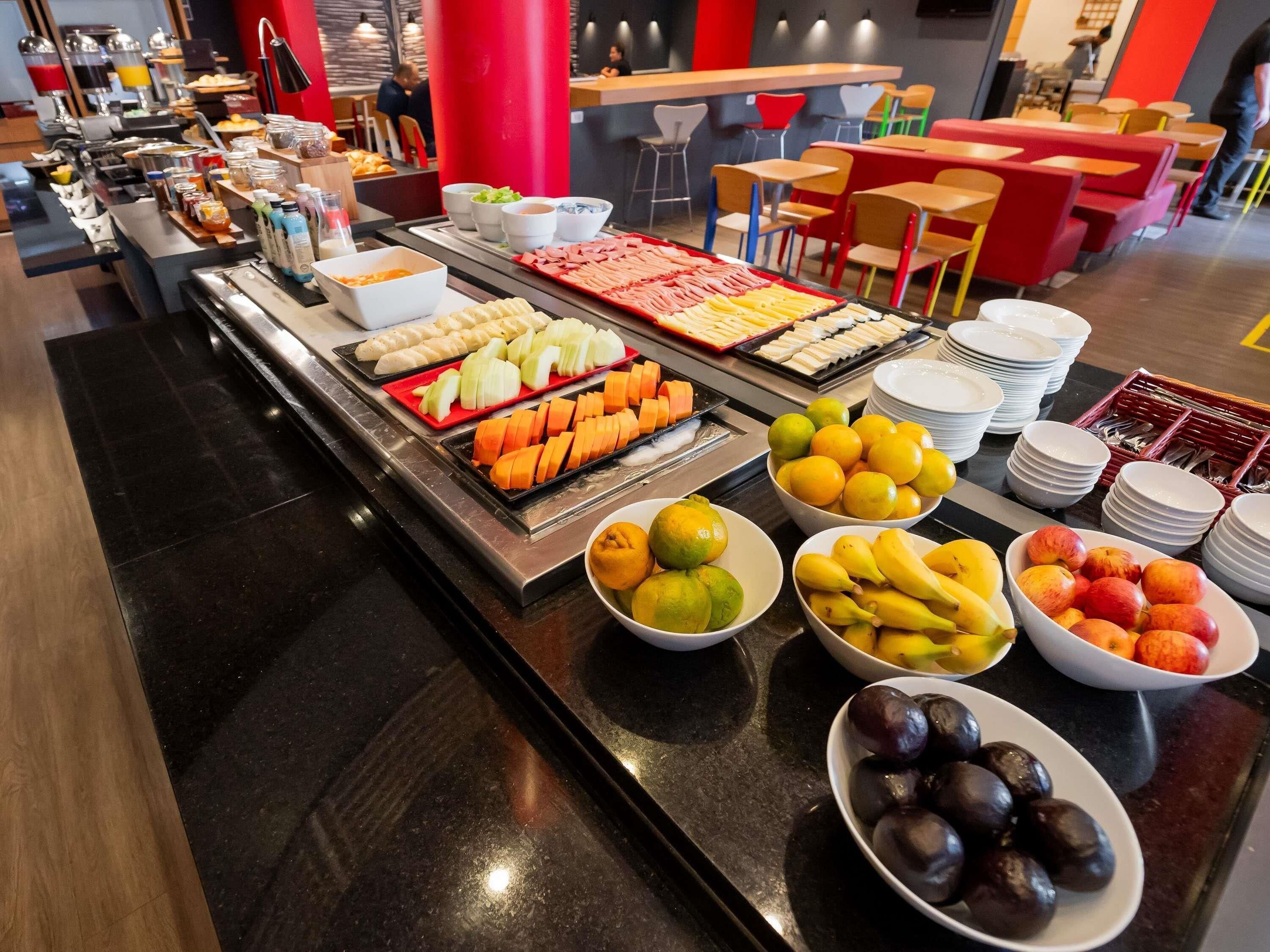 Daily buffet breakfast (BRL 53.00 per person)