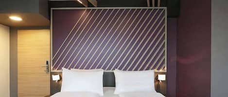 Hypo-allergenic bedding, in-room safe, desk, blackout curtains
