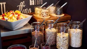 Tägliches Frühstücksbuffet gegen Gebühr