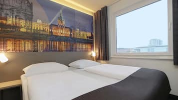 Literie hypoallergénique, coffres-forts dans les chambres, bureau