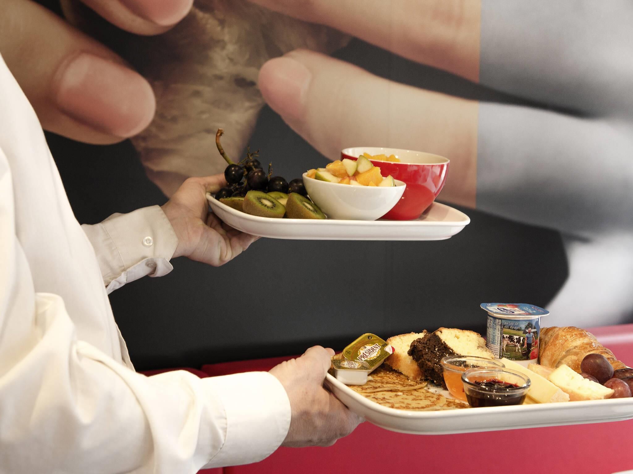 Daily buffet breakfast for a fee