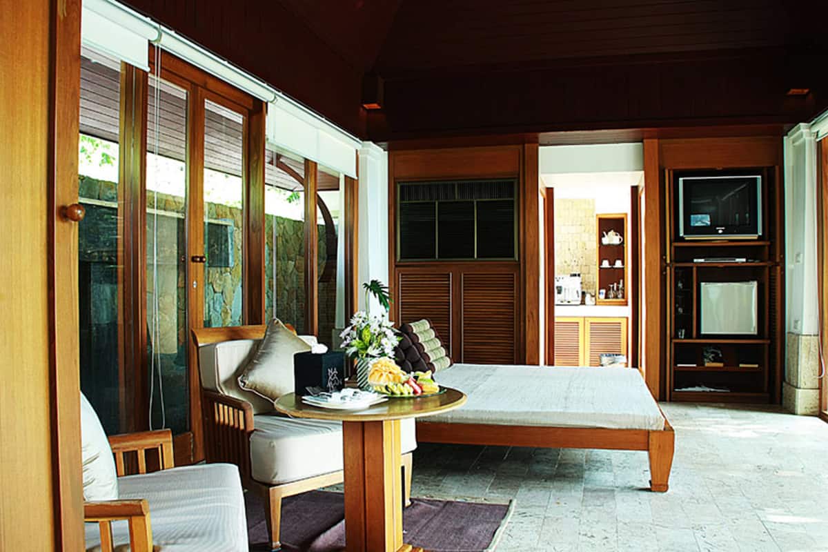 jacuzzi villa | terrace/patio