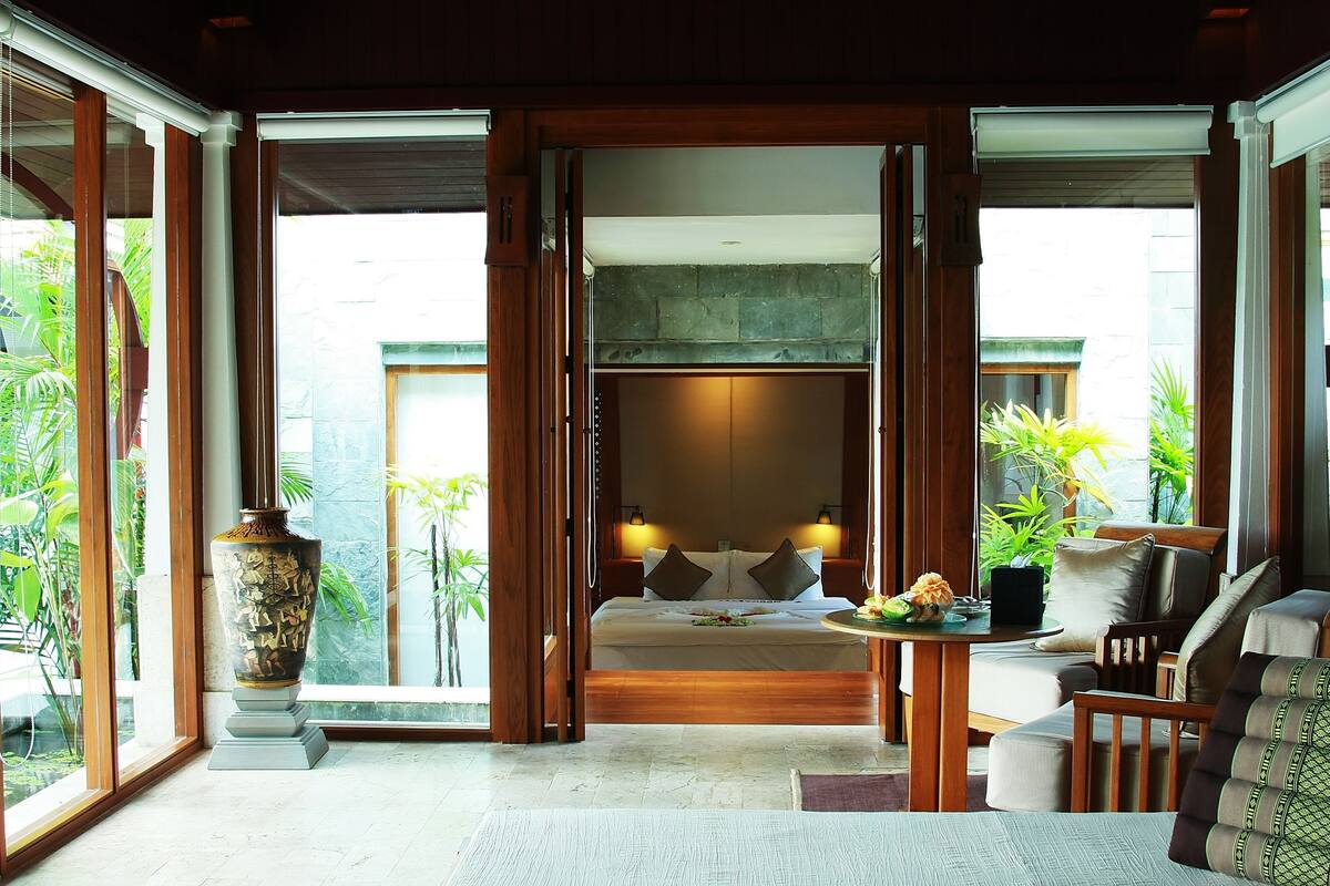 Jacuzzi Villa | 客房內保險箱、免費無線上網、床單