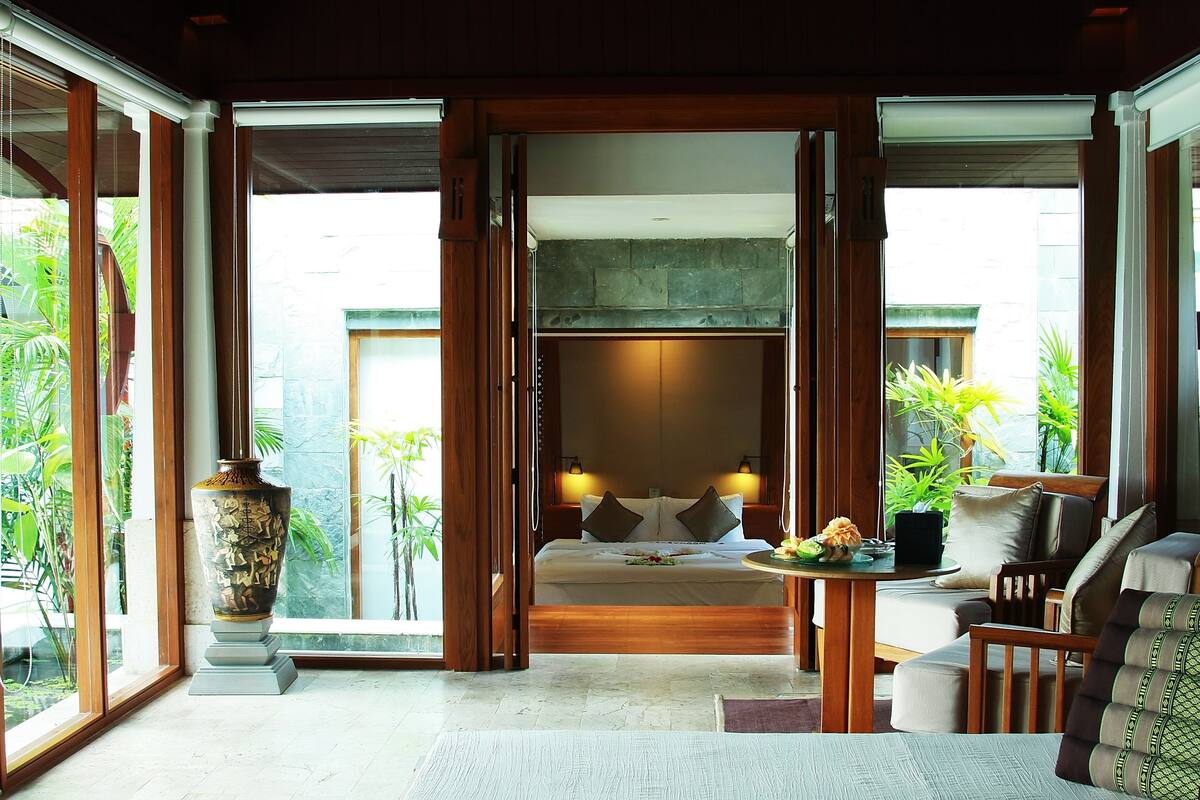 jacuzzi villa | in-room safe, free wifi, bed sheets