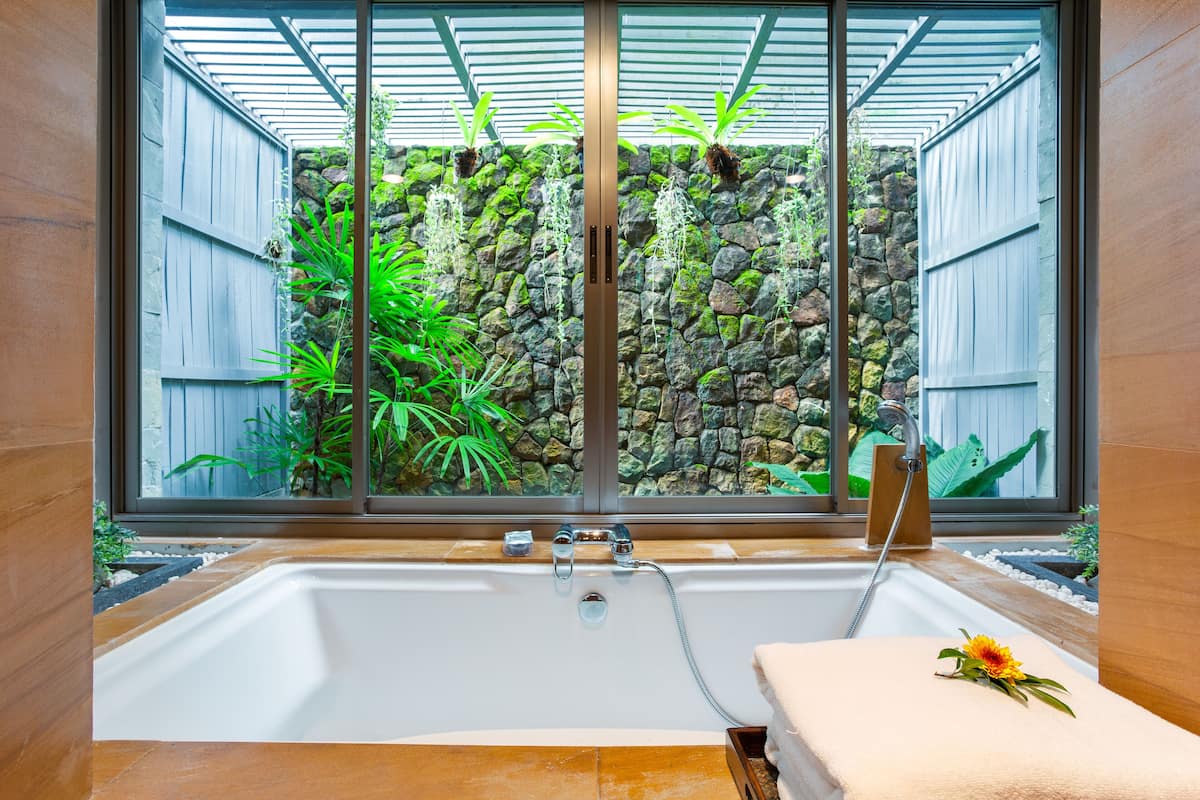 sala villa (lower floor) | jetted bathtub