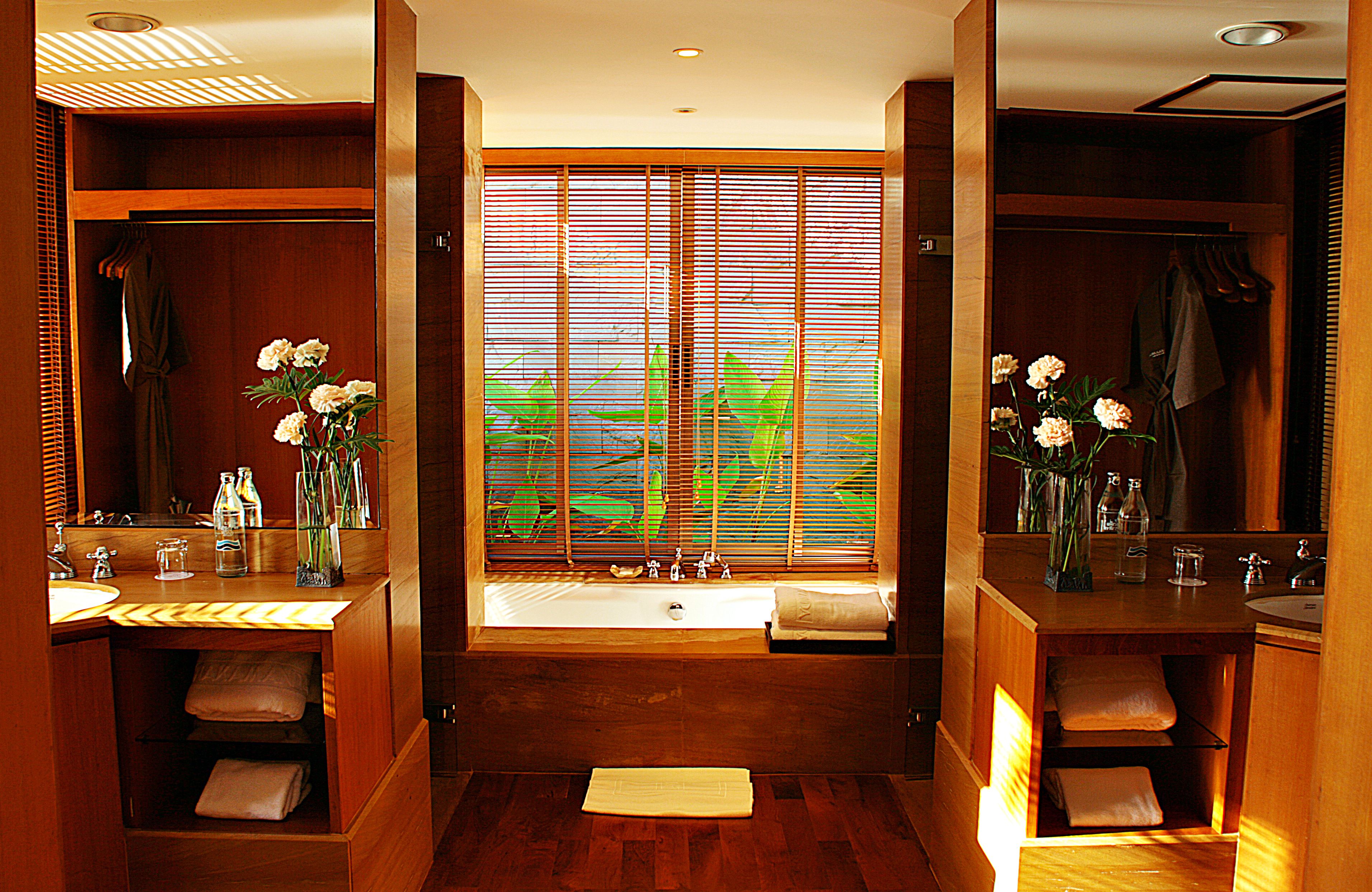 villa, 2 bedrooms, private pool | deep-soaking bathtub