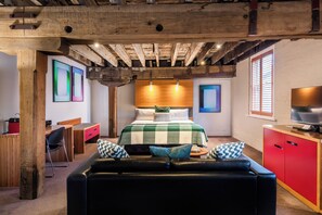 Standard Room | 1 bedroom, premium bedding, minibar, in-room safe