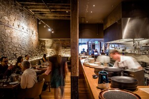 供应早餐、午餐和早午餐，室外就餐