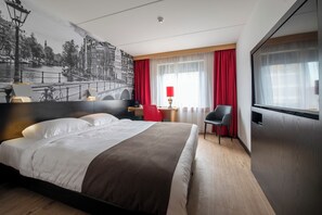 In-room safe, desk, iron/ironing board, free WiFi - Bastion Hotel Leiden Voorschoten (Leiden)