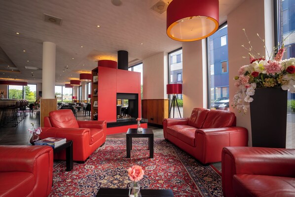 Coin salon dans le hall