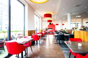 Se sirven desayunos, comidas y cenas 