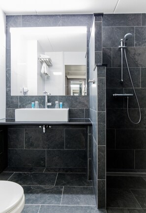 Deluxe-Zweibettzimmer, 2 Einzelbetten | Badezimmer