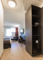 Quarto duplo luxo, 2 camas de solteiro | Cofres nos quartos, escrivaninha, ferros/tábuas de passar roupa