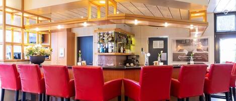 Breakfast, lunch and dinner served