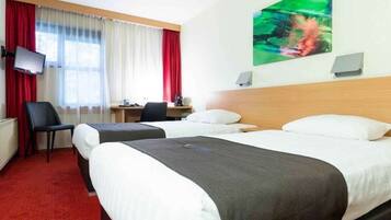 Zimmersafe, Schreibtisch, laptopgeeigneter Arbeitsplatz