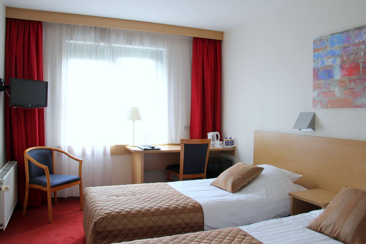 Coffres-forts dans les chambres, bureau