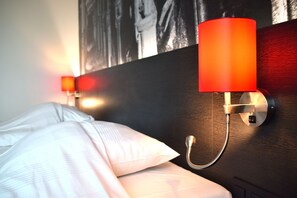 1 slaapkamer, een kluis op de kamer, een bureau, gratis babybedden