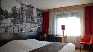 Comfort Double Room | In-room safe, desk, iron/ironing board (on request), cribs (free) - Bastion Hotel Heerlen (Heerlen)