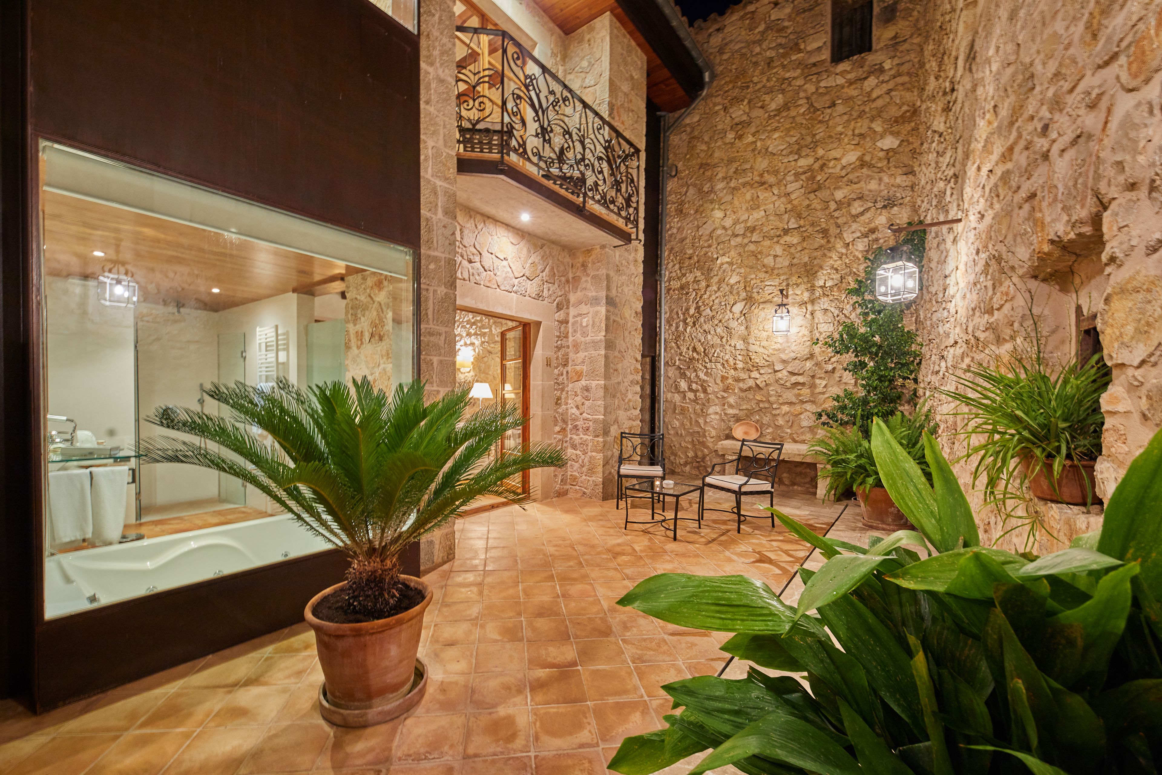 Luxe suite, 1 kingsize bed, hot tub | Terras