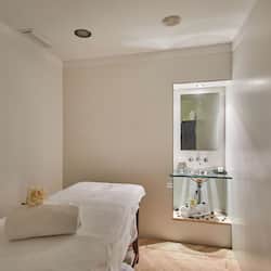 Sauna, hot tub, steam room, Turkish bath/hammam, body treatments