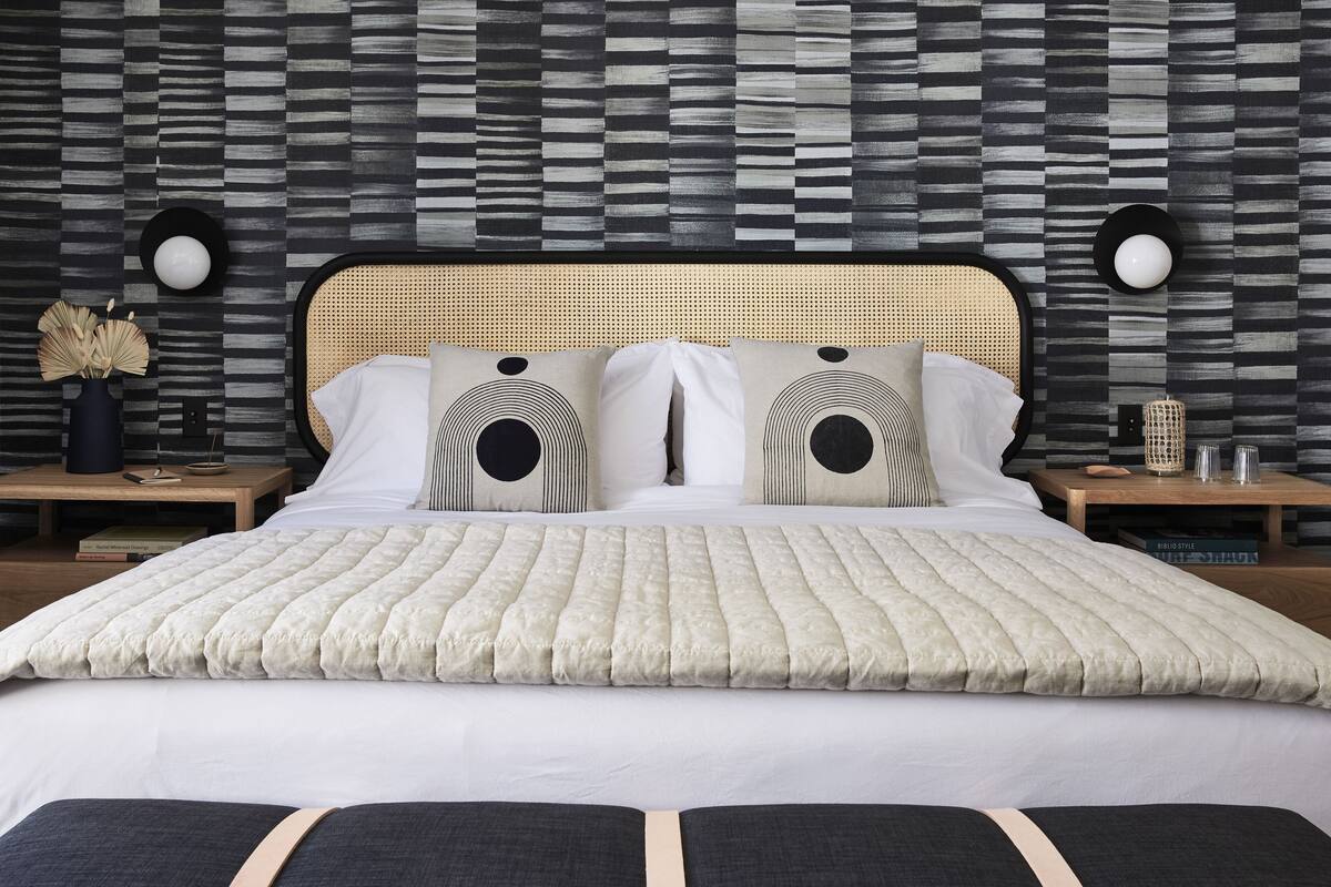 Egyptian cotton sheets, premium bedding, down comforters, minibar