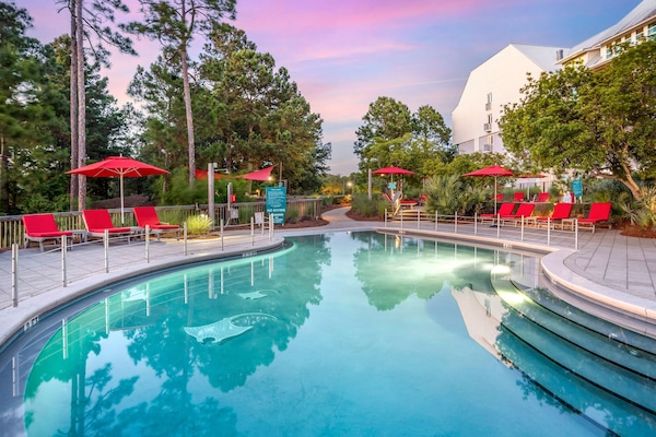 2 outdoor pools, pool umbrellas, sun loungers