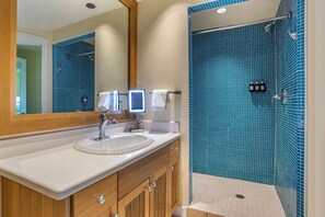 Shower kamar mandi