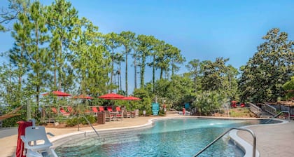 Hilton Grand Vacations Club in Sandestin Golf & Beach Resort