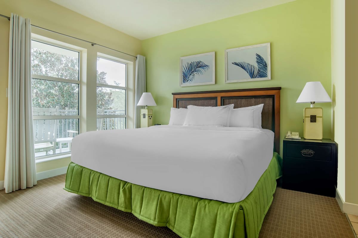 2 BEDROOM 1 KING 2 DOUBLES SUITE PLUS | 1 bedroom, in-room safe, blackout drapes, iron/ironing board