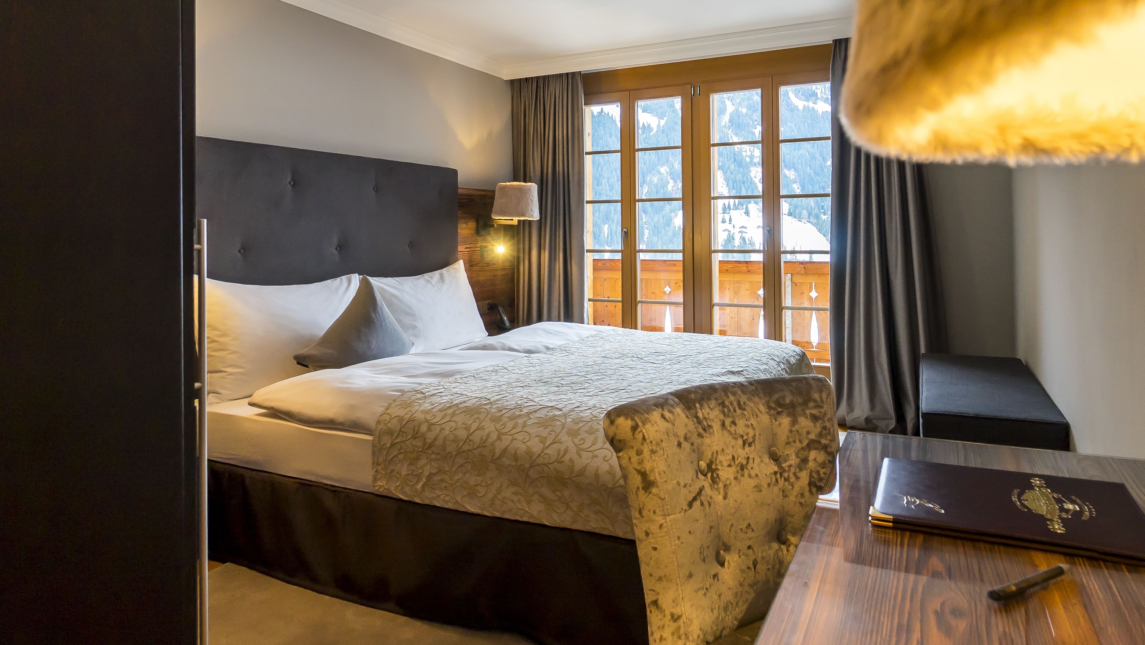 superior suite, 3 bedrooms, balcony, mountain view (eiger) | hypo-allergenic bedding, down duvets, minibar, in-room safe