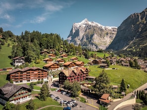 Front of property - Romantik Hotel Schweizerhof (Grindelwald)