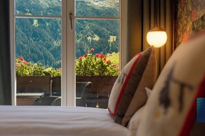 Literie hypoallergénique, couette en duvet d'oie, minibar