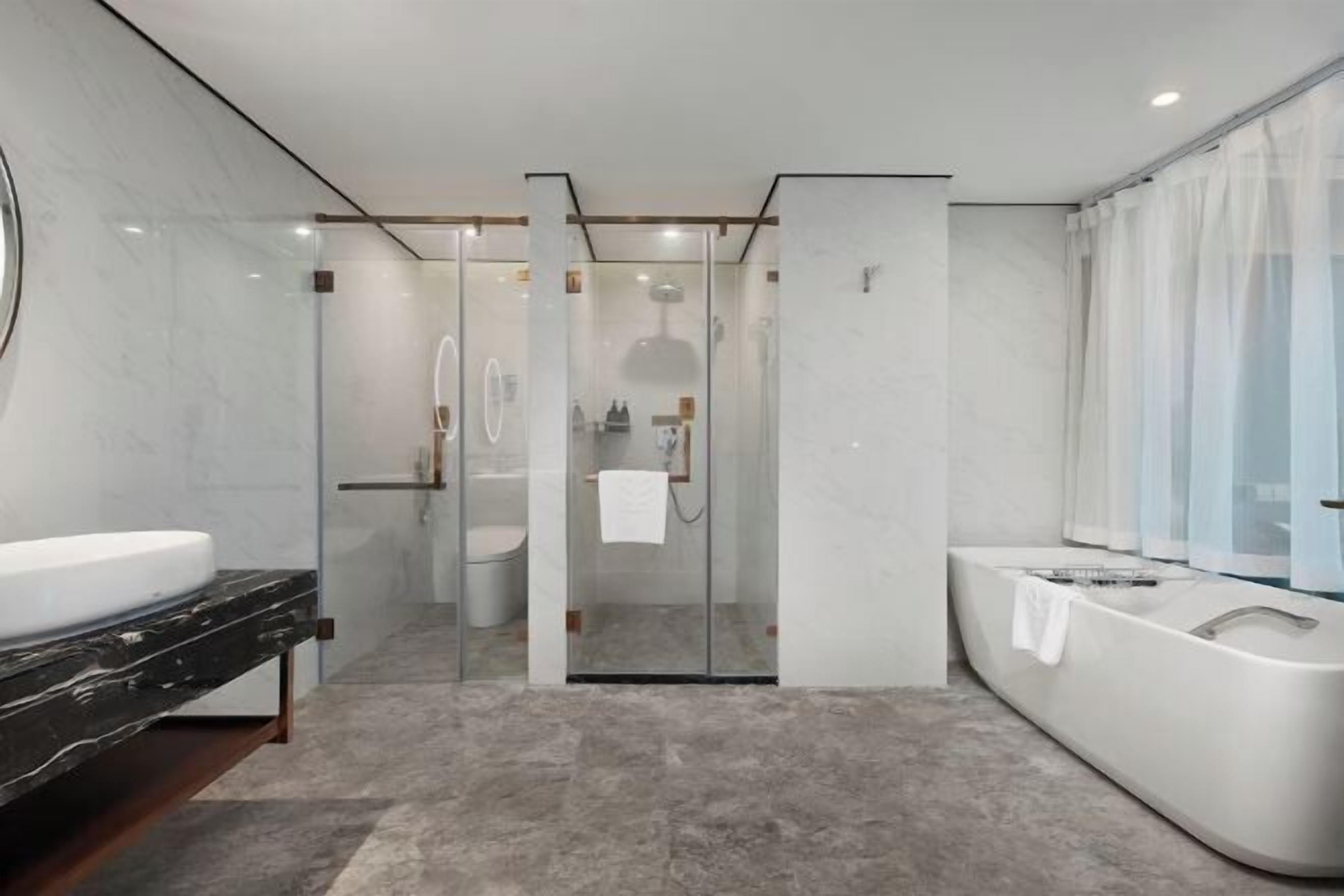 Minibar, Zimmersafe, Bügeleisen/Bügelbrett, Internetzugang
