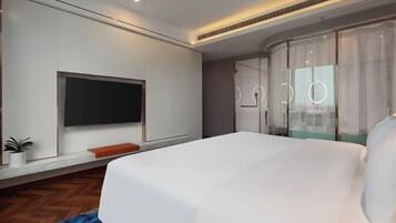 Minibar, két bảo mật tại phòng, bàn ủi/dụng cụ ủi quần áo