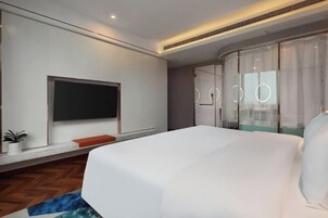 Minibar, in-room safe, iron/ironing board, Internet