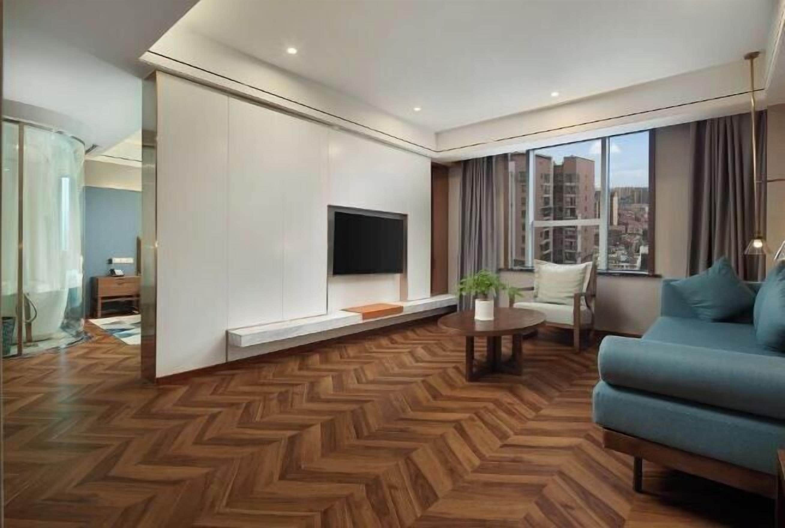 Minibar, una cassaforte in camera, ferro/asse da stiro, Internet