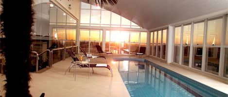 Indoor pool, pool loungers