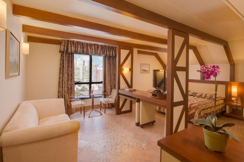 exclusive suite | minibar, in-room safe, desk, laptop workspace